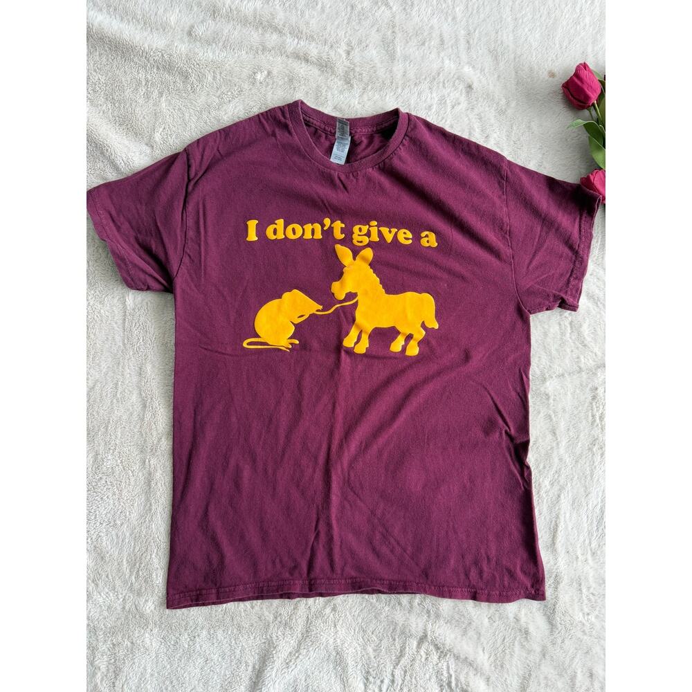 Gildan I don't Give a Rat's A** T-shirt Size Medium